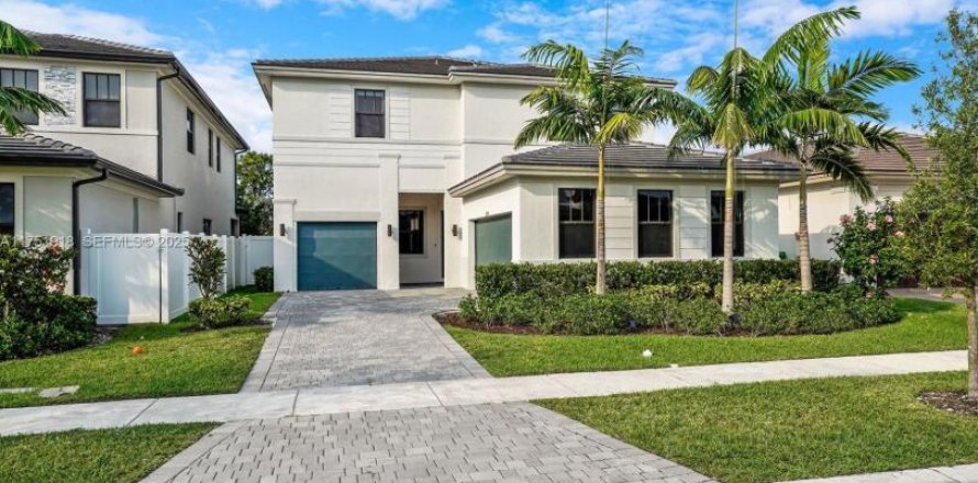 Casa en Miramar, Florida 5 dormitorios, 314.1 m2 № 2084177
