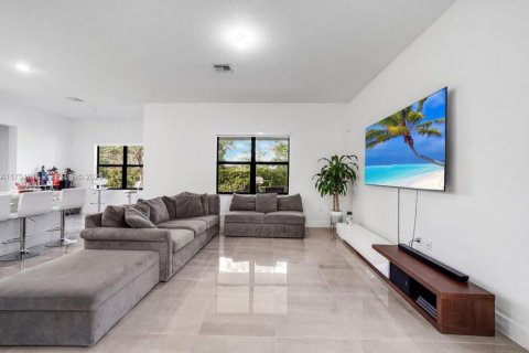 Casa en venta en Miramar, Florida, 5 dormitorios, 314.1 m2 № 2084177 - foto 11