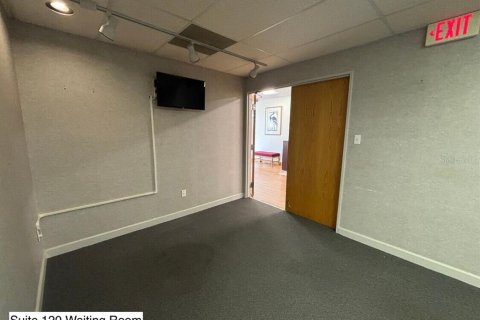 Commercial property in Hudson, Florida № 2212442 - photo 22