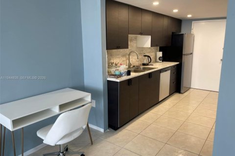 Copropriété à louer à Miami, Floride: 1 chambre, 79.99 m2 № 2001398 - photo 7