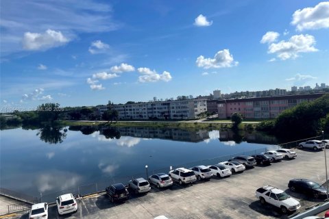 Condo à Miami, Floride, 1 chambre  № 2001398