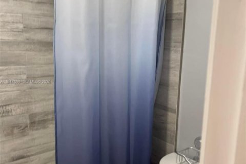 Copropriété à louer à Miami, Floride: 1 chambre, 79.99 m2 № 2001398 - photo 10