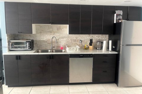 Copropriété à louer à Miami, Floride: 1 chambre, 79.99 m2 № 2001398 - photo 3