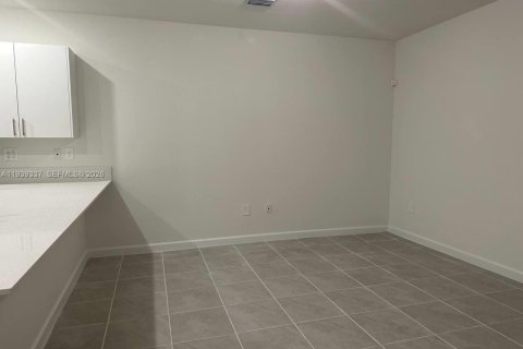 Touwnhouse à louer à Homestead, Floride: 3 chambres, 136.01 m2 № 1996610 - photo 7