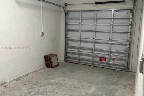 Touwnhouse à louer à Homestead, Floride: 3 chambres, 136.01 m2 № 1996610 - photo 6