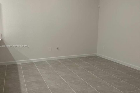 Touwnhouse à louer à Homestead, Floride: 3 chambres, 136.01 m2 № 1996610 - photo 5