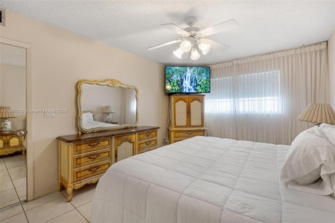 Condo in Hollywood, Florida, 2 bedrooms  № 1764095 - photo 19