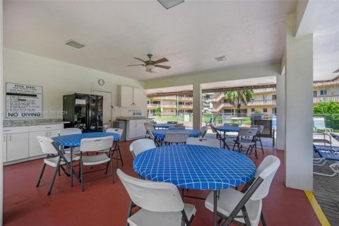Condo in Hollywood, Florida, 2 bedrooms  № 1764095 - photo 30