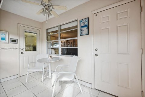 Condo in Hollywood, Florida, 2 bedrooms  № 1764095 - photo 2