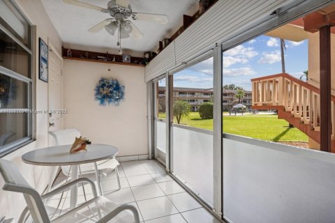 Condo in Hollywood, Florida, 2 bedrooms  № 1764095 - photo 3