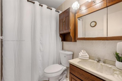 Condo in Hollywood, Florida, 2 bedrooms  № 1764095 - photo 22