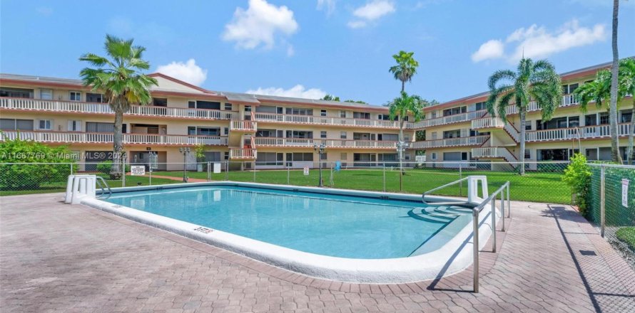 Condo in Hollywood, Florida, 2 bedrooms  № 1764095