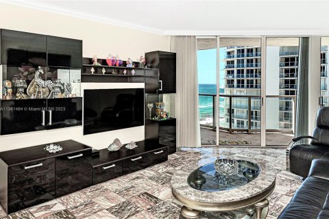 Condo in Sunny Isles Beach, Florida, 2 bedrooms  № 1892707 - photo 4