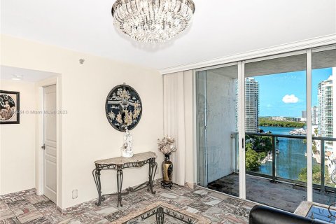 Condo in Sunny Isles Beach, Florida, 2 bedrooms  № 1892707 - photo 9