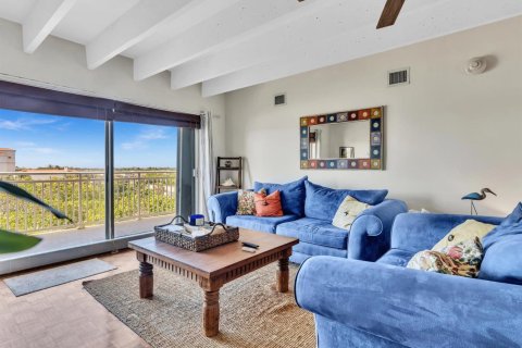 Condo in South Palm Beach, Florida, 1 bedroom № 2169941 - photo 7