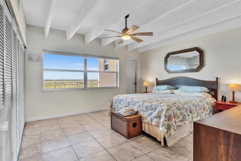 Condo in South Palm Beach, Florida, 1 bedroom № 2169941 - photo 15
