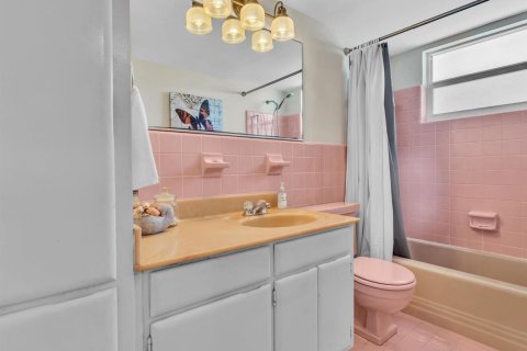 Condo in South Palm Beach, Florida, 1 bedroom № 2169941 - photo 20