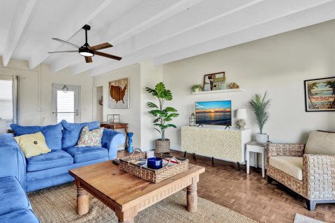 Condo in South Palm Beach, Florida, 1 bedroom № 2169941 - photo 13