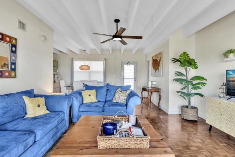 Condo in South Palm Beach, Florida, 1 bedroom № 2169941 - photo 14