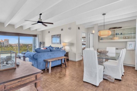 Condo in South Palm Beach, Florida, 1 bedroom № 2169941 - photo 9