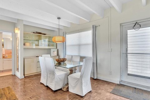 Condo in South Palm Beach, Florida, 1 bedroom № 2169941 - photo 10
