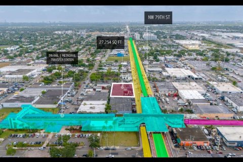 Commercial property in Hialeah, Florida № 1981459 - photo 5
