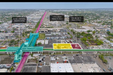 Commercial property in Hialeah, Florida № 1981459 - photo 2