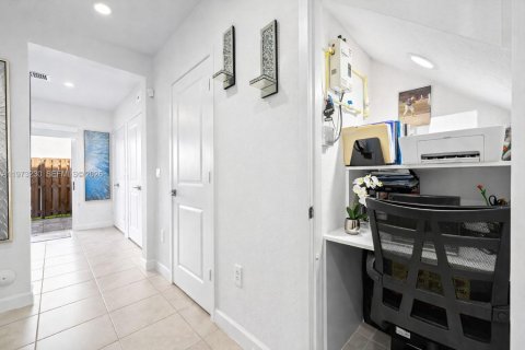 House in Florida City, Florida 2 bedrooms, 112.23 sq.m. № 2033269 - photo 6