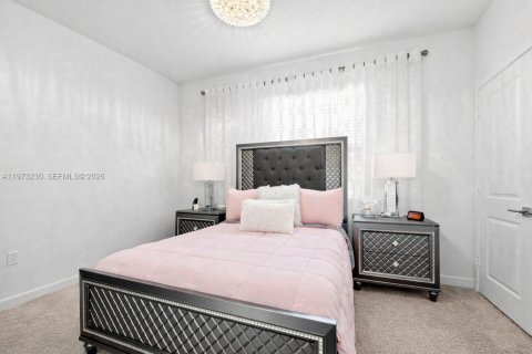 House in Florida City, Florida 2 bedrooms, 112.23 sq.m. № 2033269 - photo 17