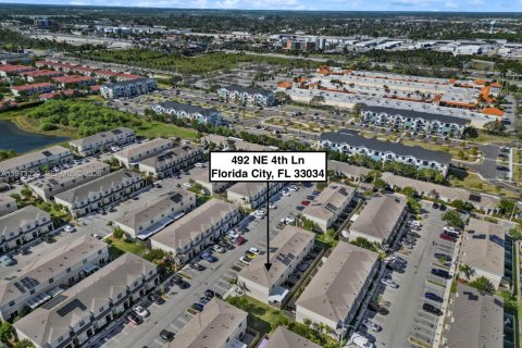 House in Florida City, Florida 2 bedrooms, 112.23 sq.m. № 2033269 - photo 28