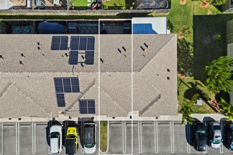 House in Florida City, Florida 2 bedrooms, 112.23 sq.m. № 2033269 - photo 27