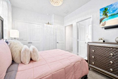 House in Florida City, Florida 2 bedrooms, 112.23 sq.m. № 2033269 - photo 18