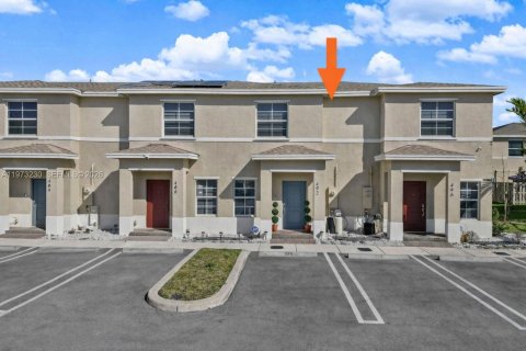 House in Florida City, Florida 2 bedrooms, 112.23 sq.m. № 2033269 - photo 2