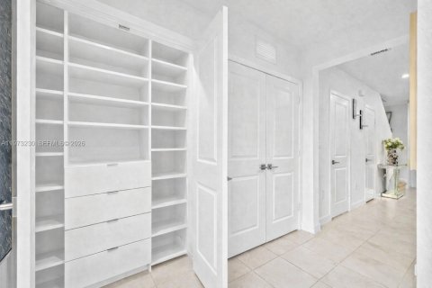 House in Florida City, Florida 2 bedrooms, 112.23 sq.m. № 2033269 - photo 10