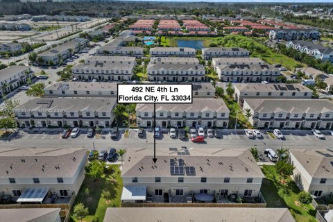 House in Florida City, Florida 2 bedrooms, 112.23 sq.m. № 2033269 - photo 30