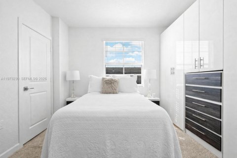 House in Florida City, Florida 2 bedrooms, 112.23 sq.m. № 2033269 - photo 22