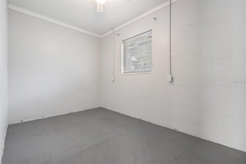 House in New Port Richey, Florida 3 bedrooms, 144 sq.m. № 1871138 - photo 24