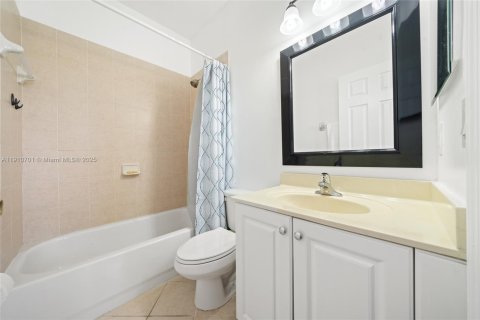 Adosado en venta en Homestead, Florida, 4 dormitorios, 161.28 m2 № 1967042 - foto 16