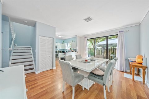 Adosado en venta en Homestead, Florida, 4 dormitorios, 161.28 m2 № 1967042 - foto 5