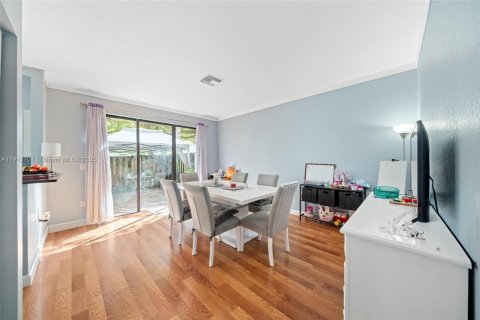 Adosado en venta en Homestead, Florida, 4 dormitorios, 161.28 m2 № 1967042 - foto 4