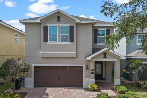 Casa en venta en Kissimmee, Florida, 8 dormitorios, 315.96 m2 № 1774024 - foto 1