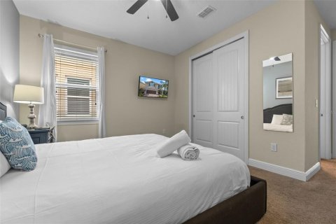 Casa en venta en Kissimmee, Florida, 8 dormitorios, 315.96 m2 № 1774024 - foto 10