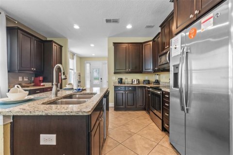 Casa en venta en Kissimmee, Florida, 8 dormitorios, 315.96 m2 № 1774024 - foto 5