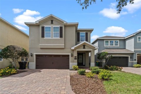 Casa en venta en Kissimmee, Florida, 8 dormitorios, 315.96 m2 № 1774024 - foto 2