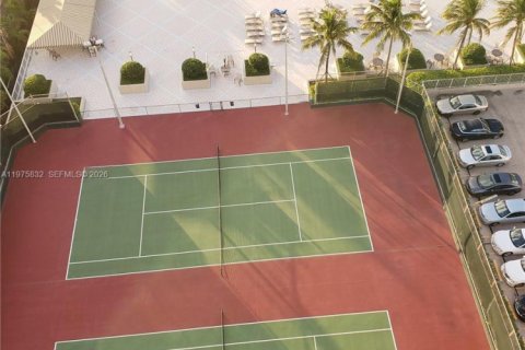 Condo in Hallandale Beach, Florida, 1 bedroom  № 2040088 - photo 26