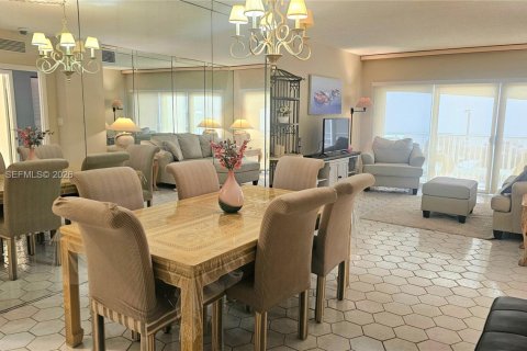 Condo in Hallandale Beach, Florida, 1 bedroom  № 2040088 - photo 5