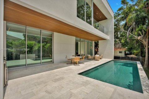 Villa ou maison à vendre à North Bay Village, Floride: 5 chambres, 409.7 m2 № 2268206 - photo 2