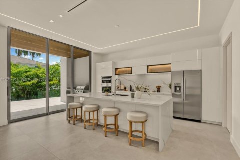 Villa ou maison à vendre à North Bay Village, Floride: 5 chambres, 409.7 m2 № 2268206 - photo 9