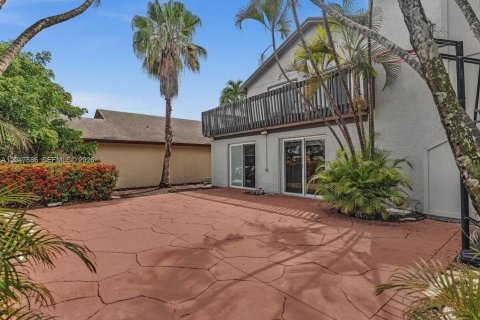House in Miami, Florida 2 bedrooms, 145.11 sq.m. № 2240785 - photo 28