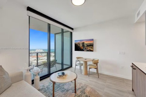 Condominio en venta en Miami Beach, Florida, 1 dormitorio, 43.2 m2 № 1929165 - foto 2
